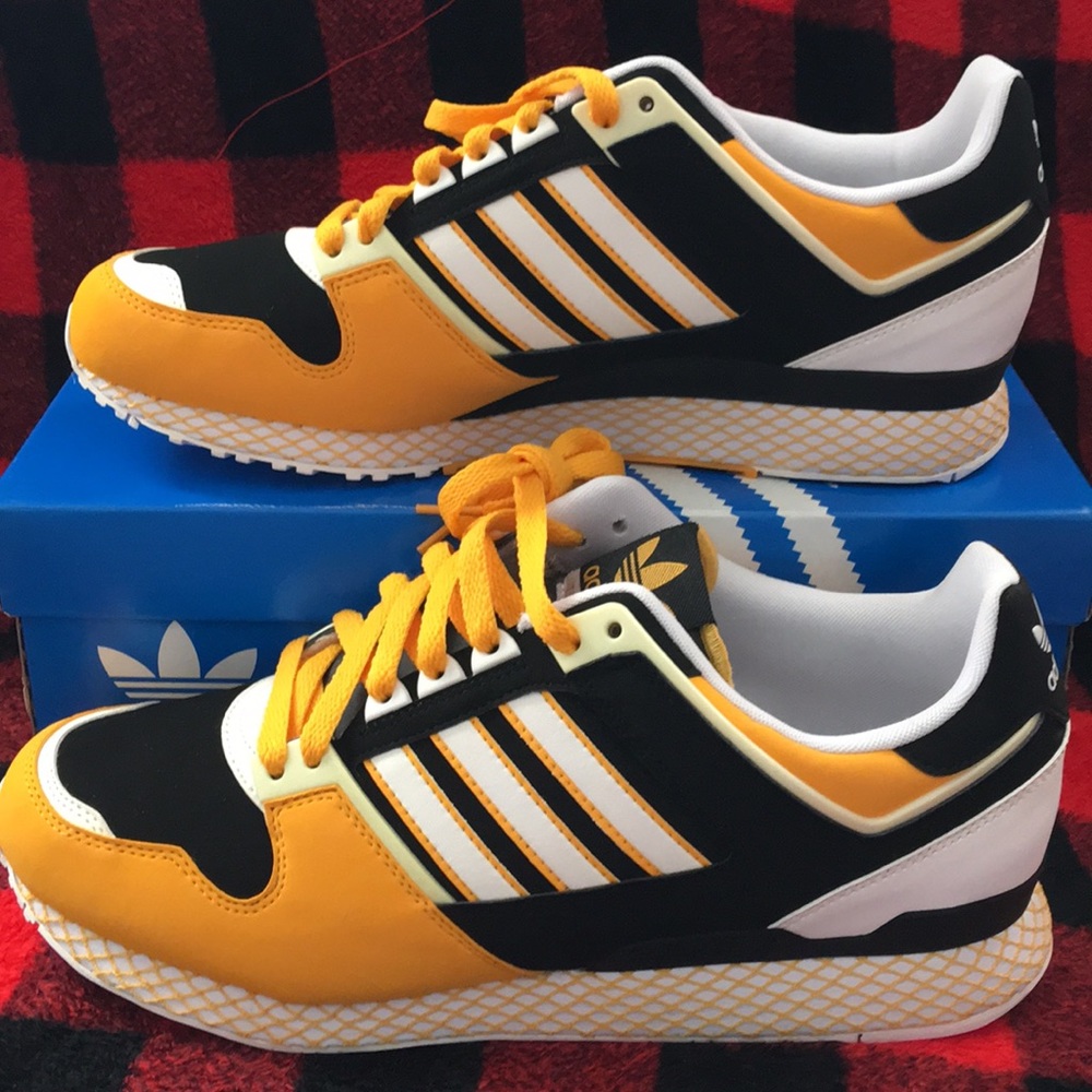 Adidas Sneakers